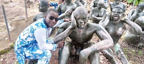 Kànumɔnɔ sójí savalu tɔ̌n 